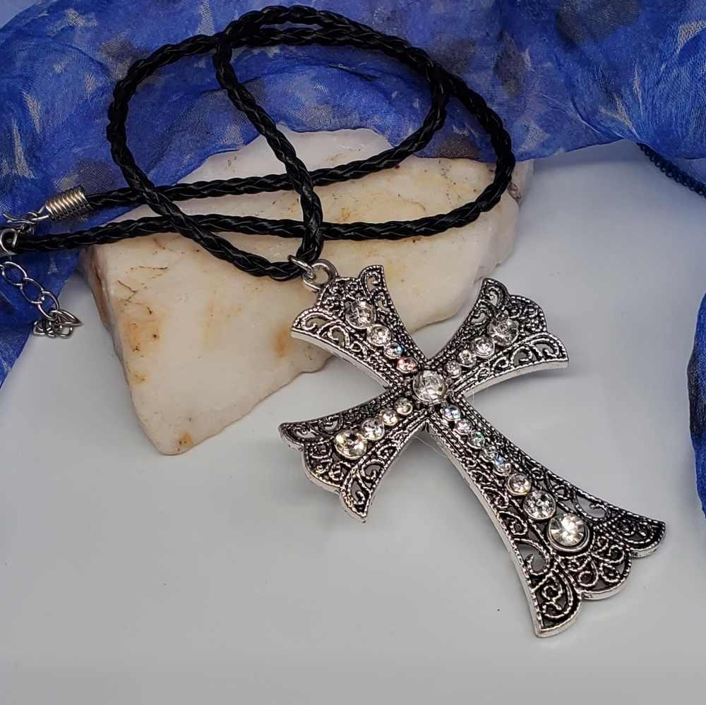 ❤️ Silver Cross Vintage Victorian Pendant White Crystals Black Cord Necklace